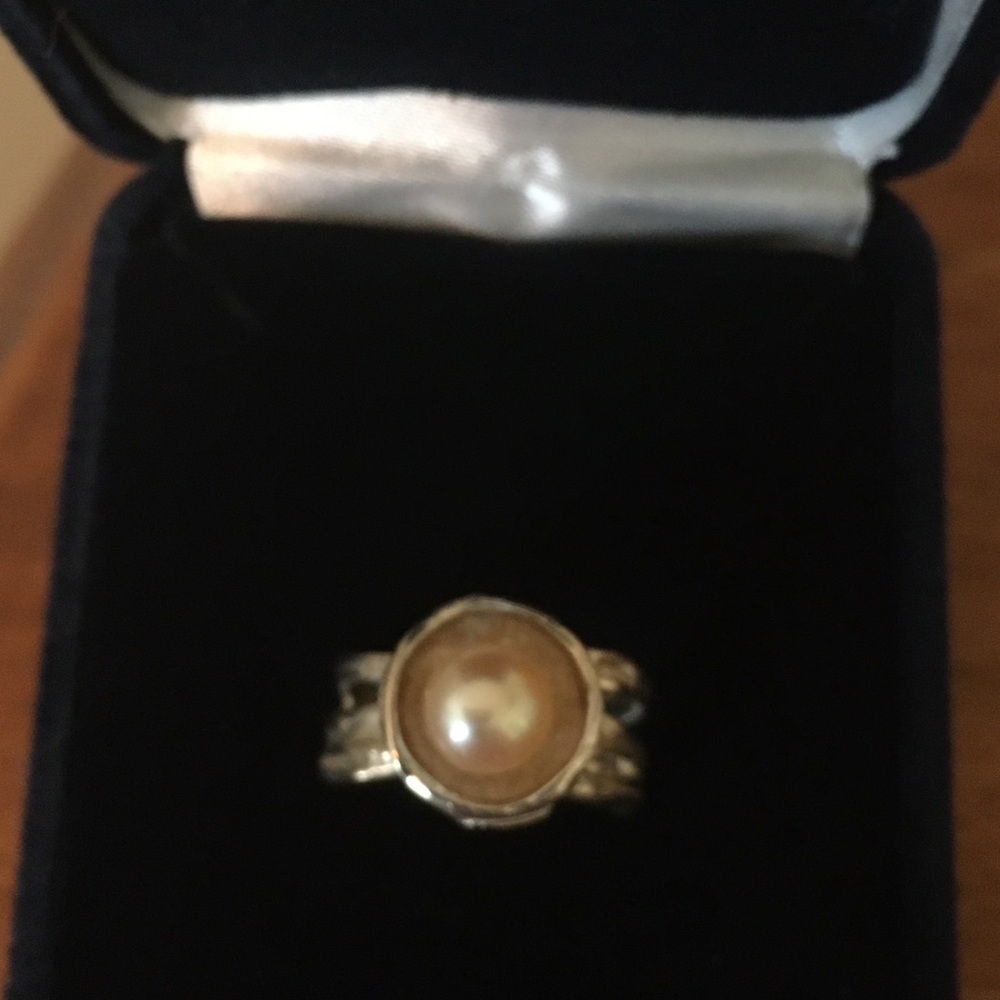 Cream Pearl set in Silver